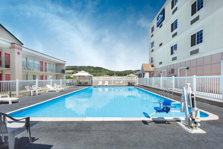 Hotel Ramada By Wyndham Harrisonburg