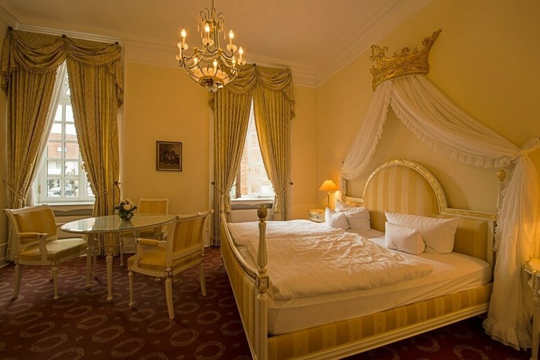 Burghotel Hasel�nne