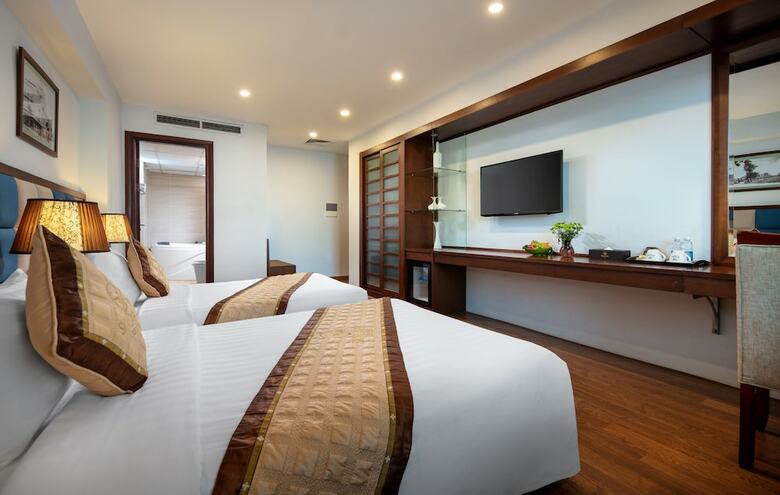 Skylark Hotel