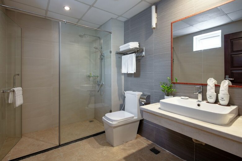 Skylark Hotel