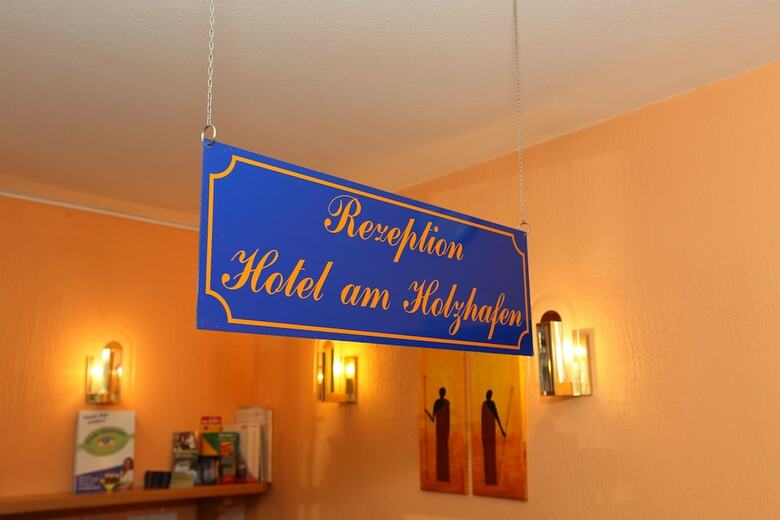 Caf� & Hotel Am Holzhafen