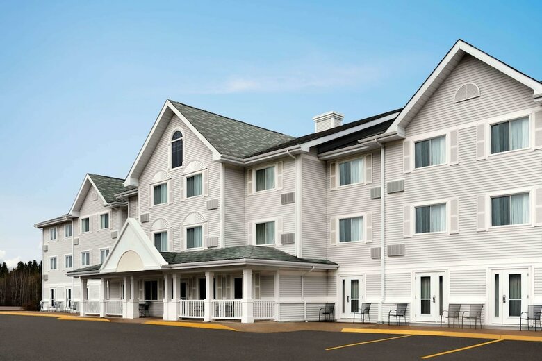 Motel Travelodge Suites By Wyndham Moncton