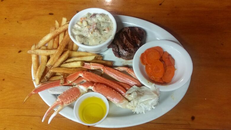 Cabana Gwin's Lodge & Roadhouse Est. 1952
