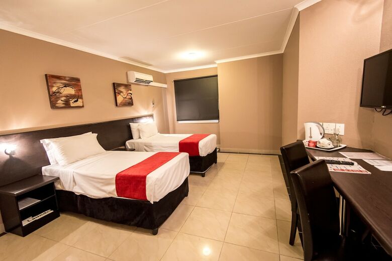 Sierra Square Hotel