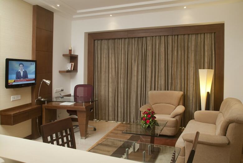 Hotel Savoy Suites, Greater Noida