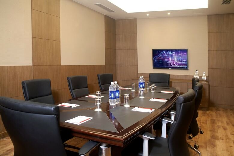 Hotel Savoy Suites, Greater Noida