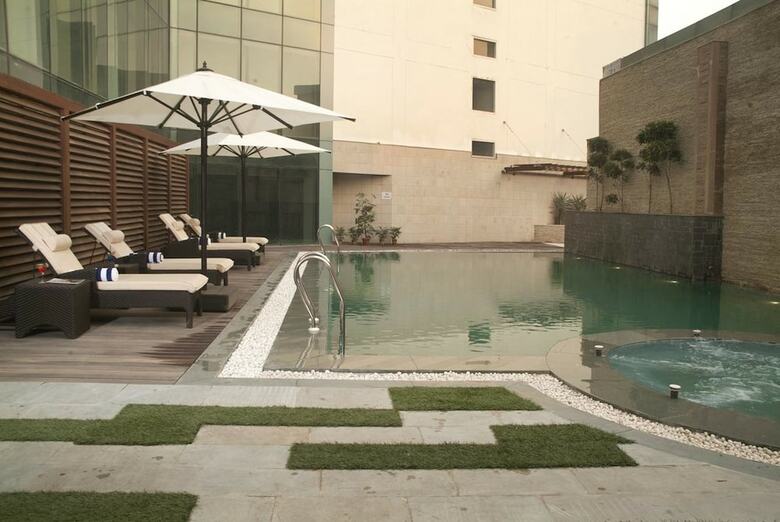 Hotel Savoy Suites, Greater Noida