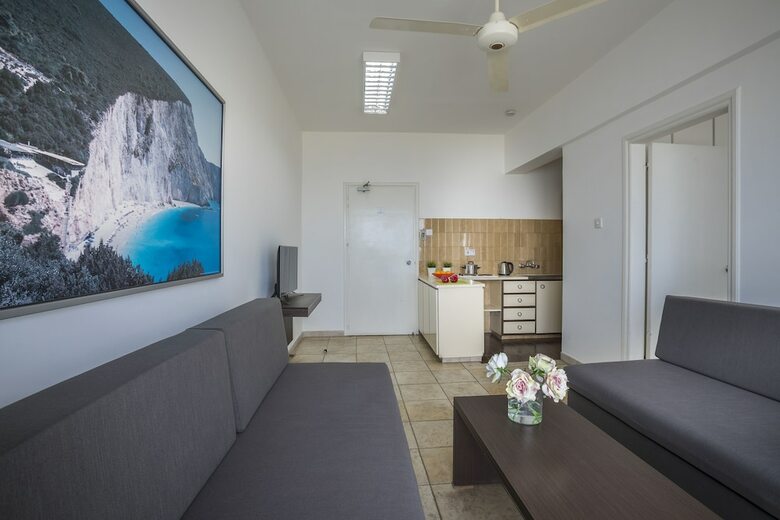 Costantiana Beach Hotel Apartments