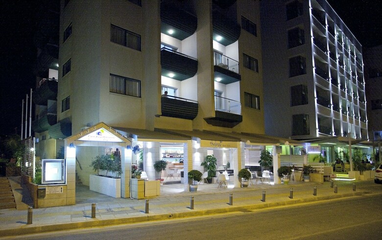 Costantiana Beach Hotel Apartments
