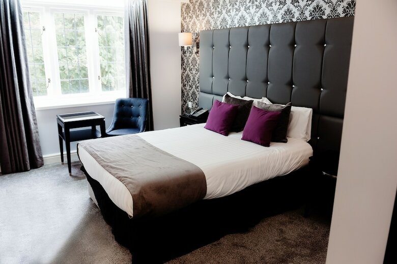 The Southcrest Manor Hotel