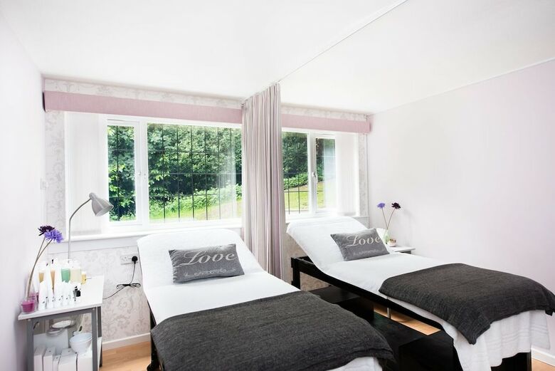 The Southcrest Manor Hotel