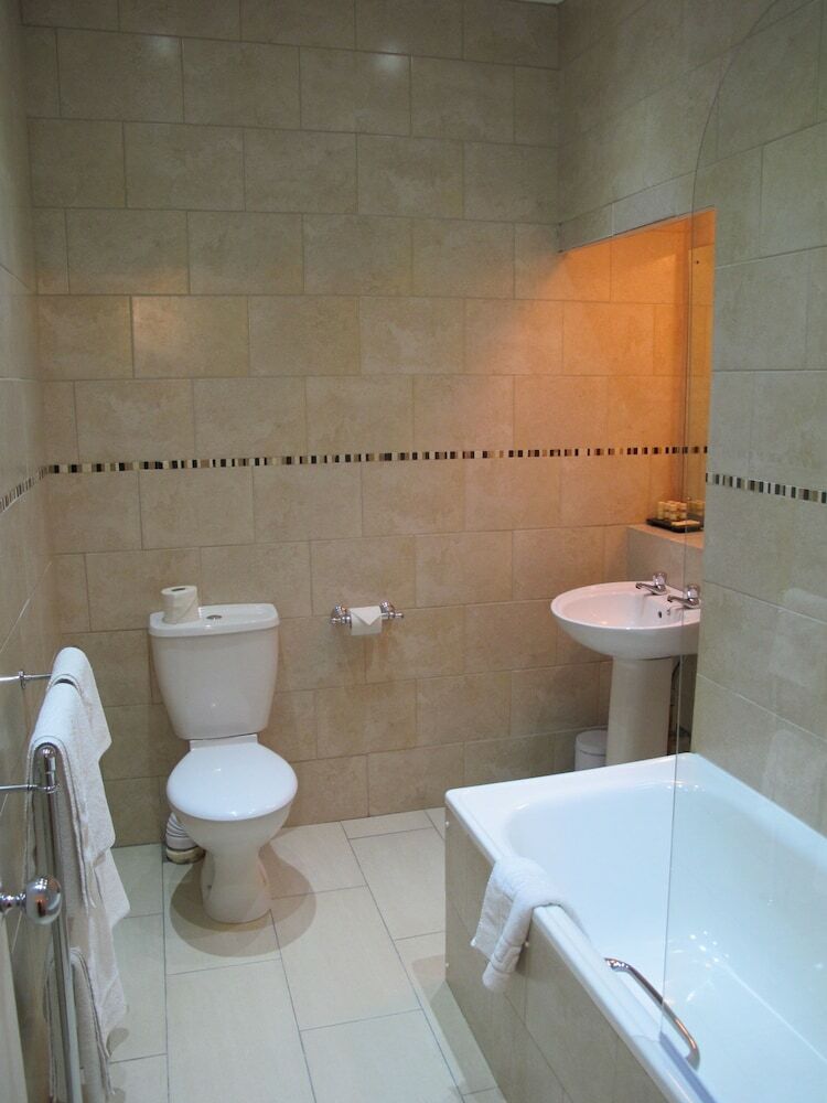 The Southcrest Manor Hotel
