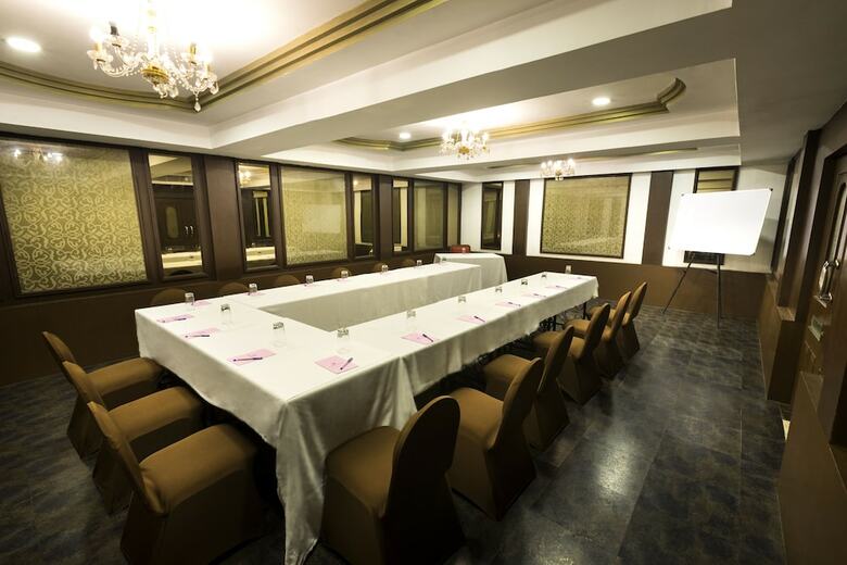 Hotel Grand Residence