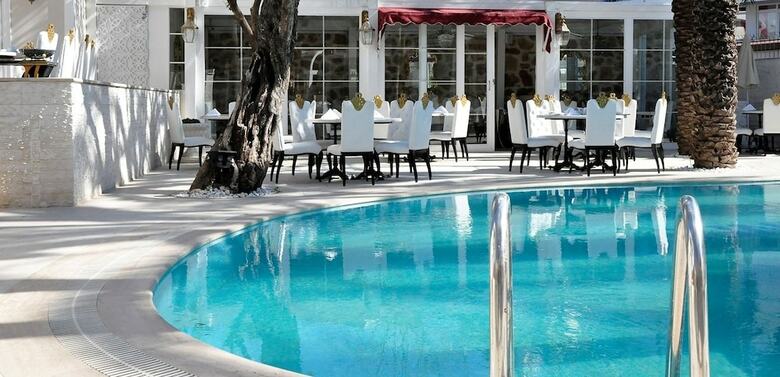 Elegance East Hotel - Boutique Class