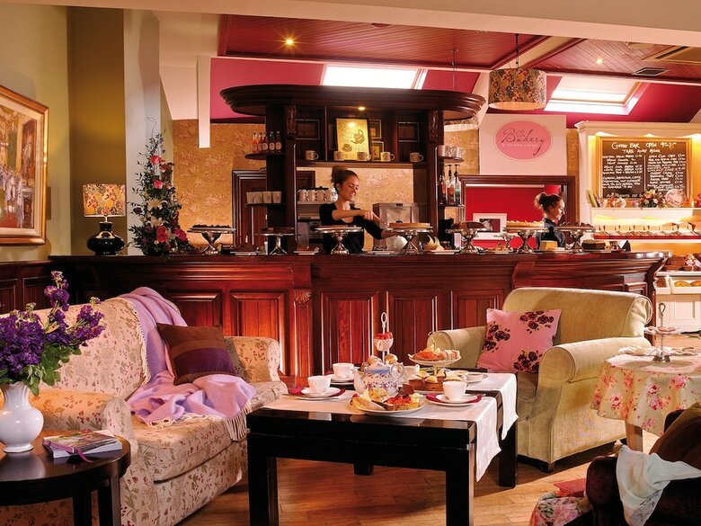 Horse And Jockey Hotel