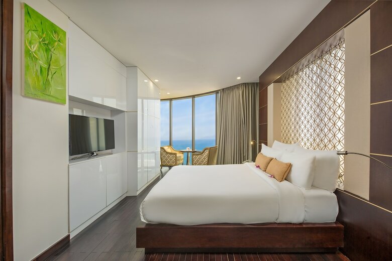 Holiday Beach Danang Hotel & Resort
