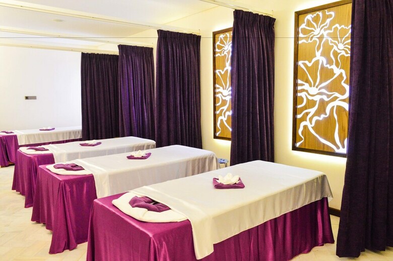 Holiday Beach Danang Hotel & Resort