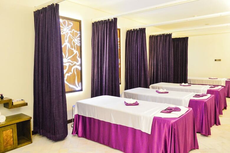 Holiday Beach Danang Hotel & Resort