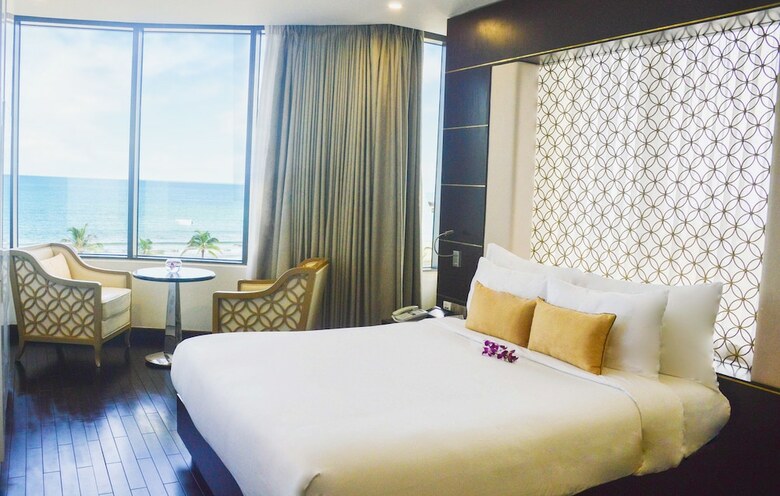 Holiday Beach Danang Hotel & Resort