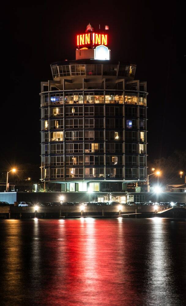 Hotel Clarion Inn Lakeside & Conference Centre
