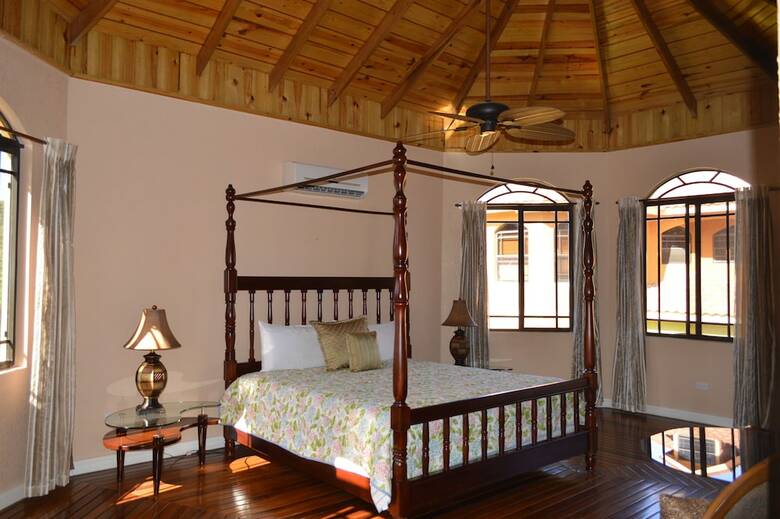 Milbrooks Villa And Retreat
