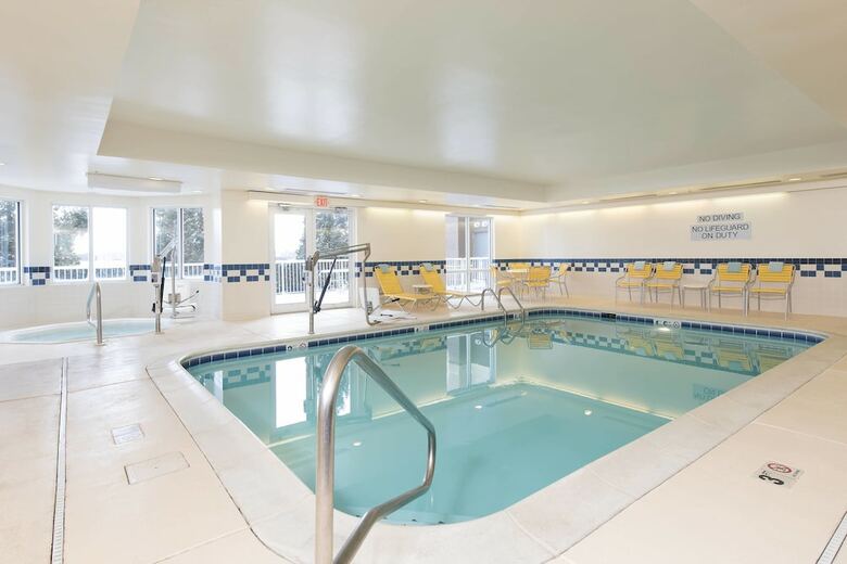 Hotel Fairfield Inn And Suites By Marriott St Charles