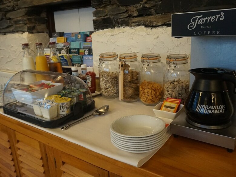 Hotel Bluebird Lodge And Waterhead Apartment