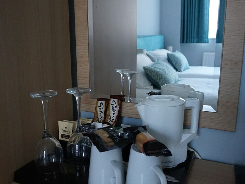 Hotel Bluebird Lodge And Waterhead Apartment