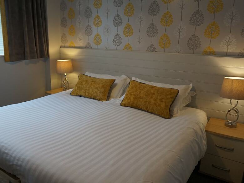 Hotel Bluebird Lodge And Waterhead Apartment