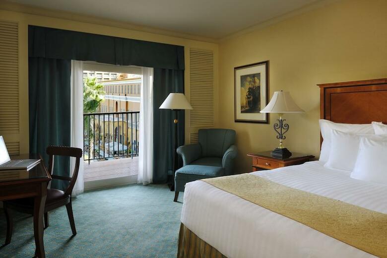 Cairo Marriott Hotel & Omar Khayyam Casino