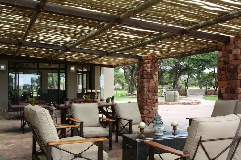 Posada Otjiwa Safari Lodge