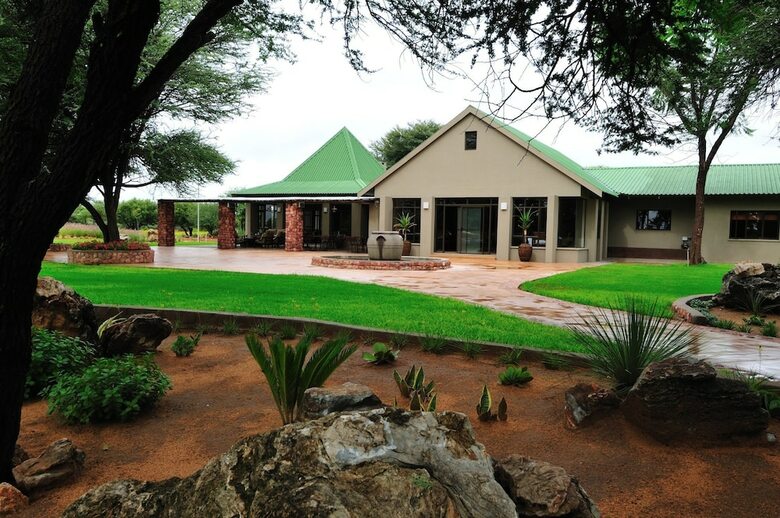 Posada Otjiwa Safari Lodge