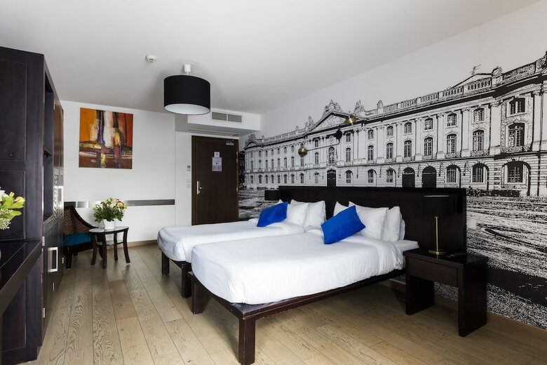 Le Pier Toulouse Hotel