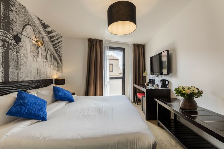 Le Pier Toulouse Hotel