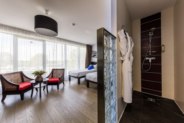 Le Pier Toulouse Hotel