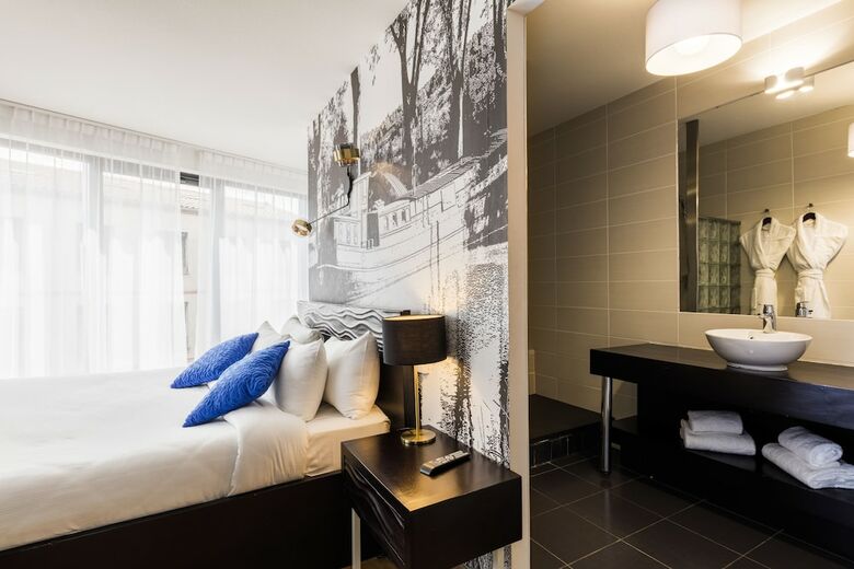 Le Pier Toulouse Hotel