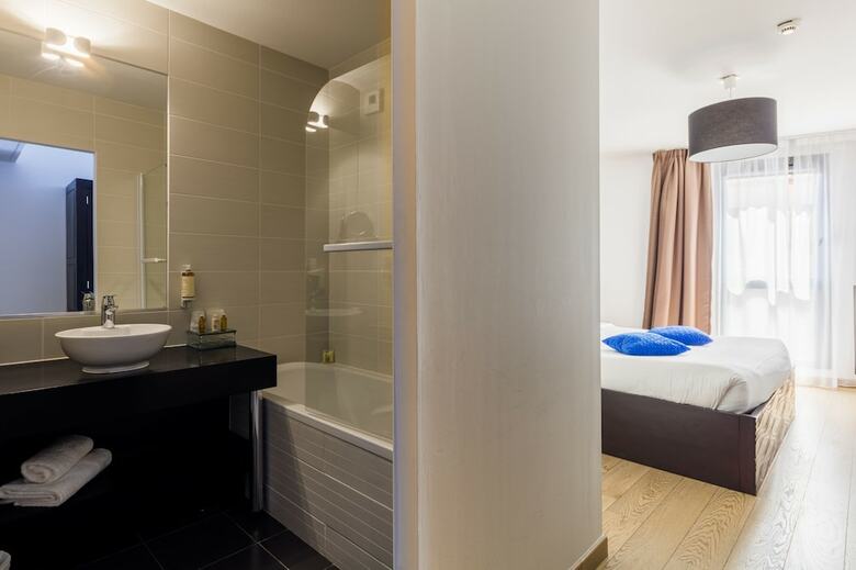 Le Pier Toulouse Hotel