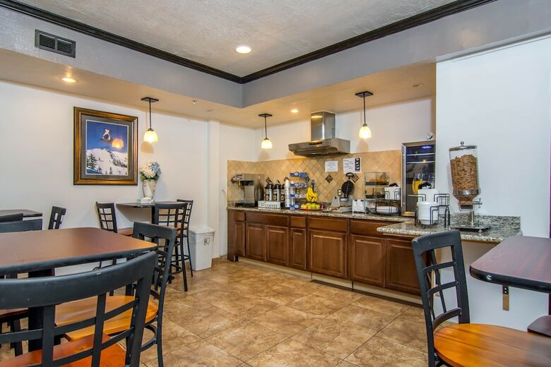 Hotel City Creek Inn & Suites