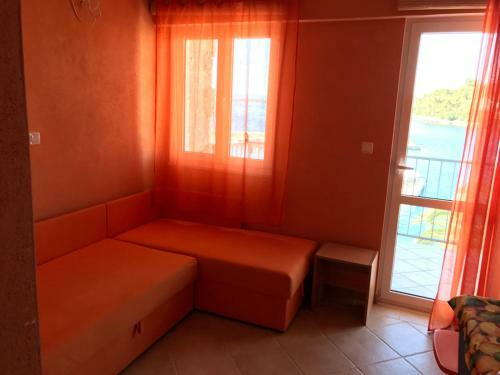 Divna Apartments And Rooms