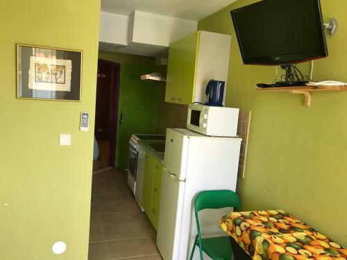 Divna Apartments And Rooms
