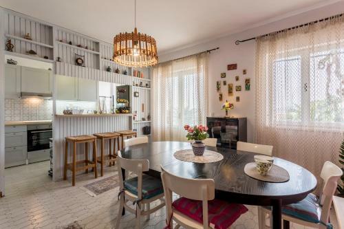 Divna Apartments And Rooms