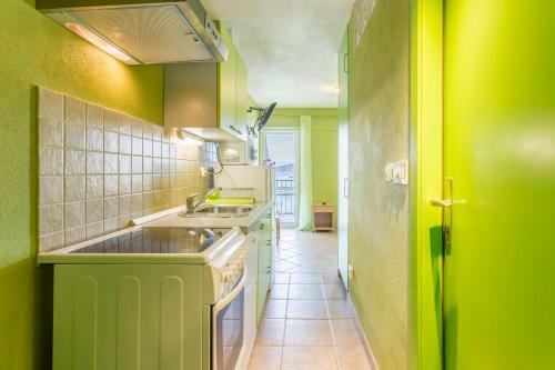 Divna Apartments And Rooms