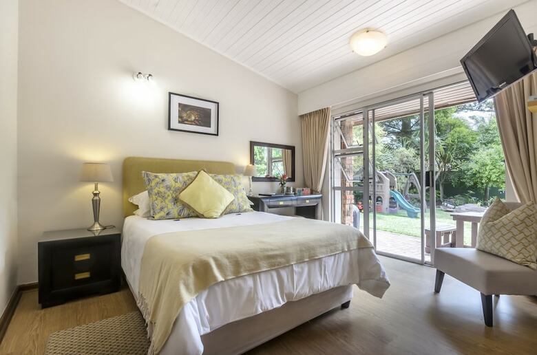 Bed & Breakfast Admiral's Lodge Guest House B & B