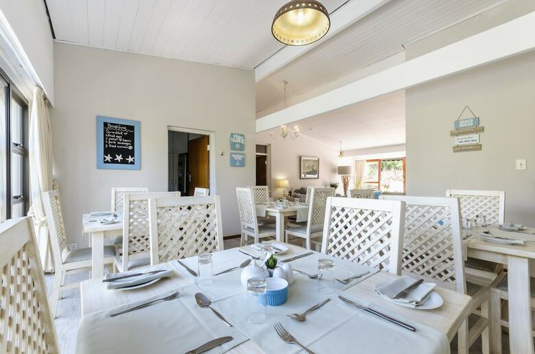 Bed & Breakfast Admiral's Lodge Guest House B & B