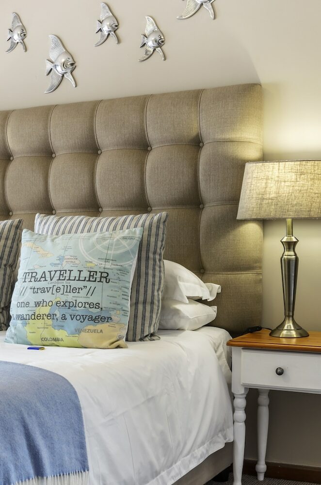 Bed & Breakfast Admiral's Lodge Guest House B & B