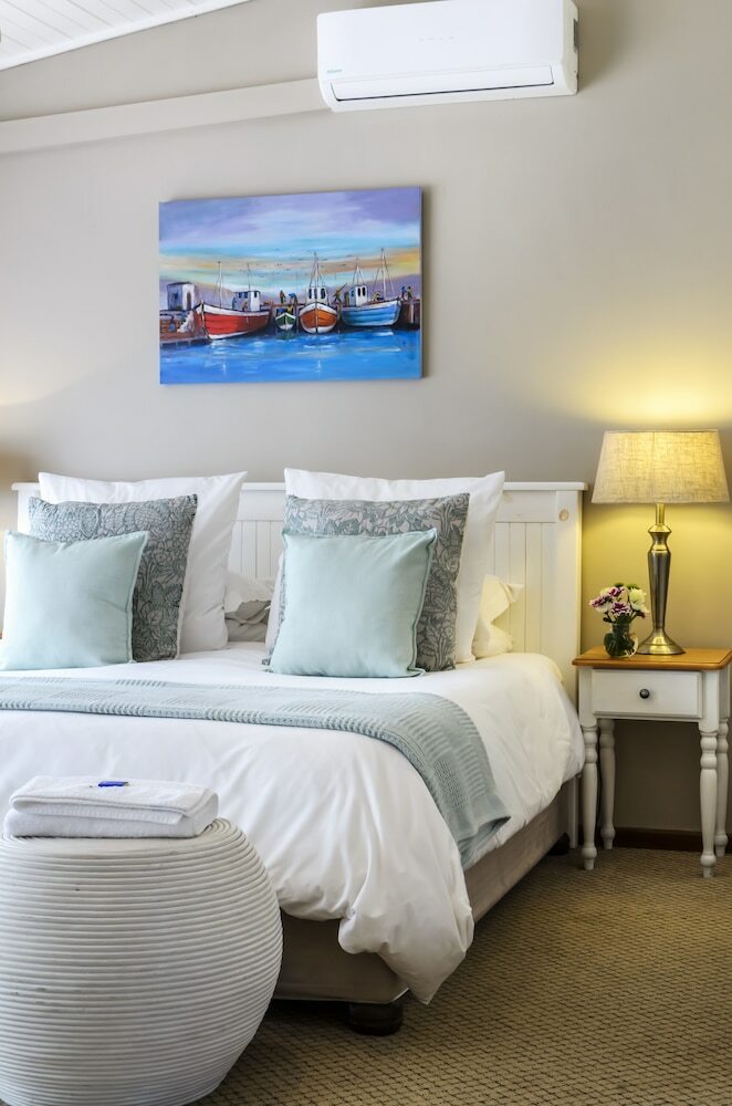 Bed & Breakfast Admiral's Lodge Guest House B & B