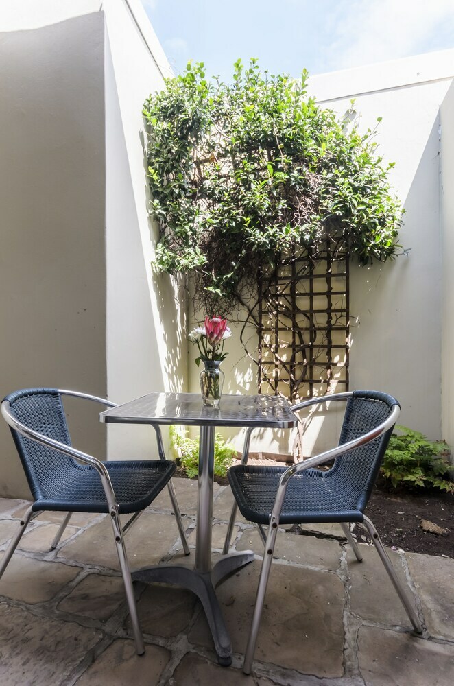 Bed & Breakfast Admiral's Lodge Guest House B & B