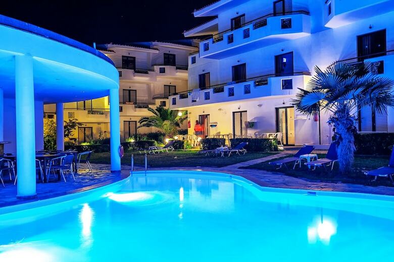 Apartamento Xenios Dolphin Beach Hotel