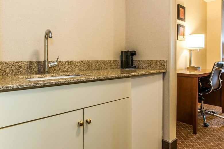 Hotel Comfort Inn East
