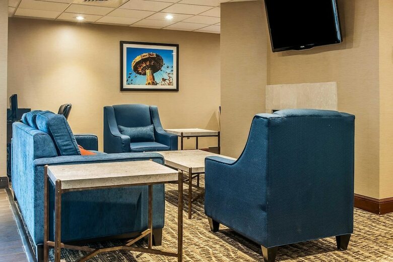 Hotel Comfort Inn East